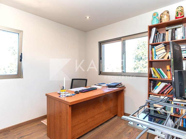 Villa for Sale in Albufeira, Albufeira 25