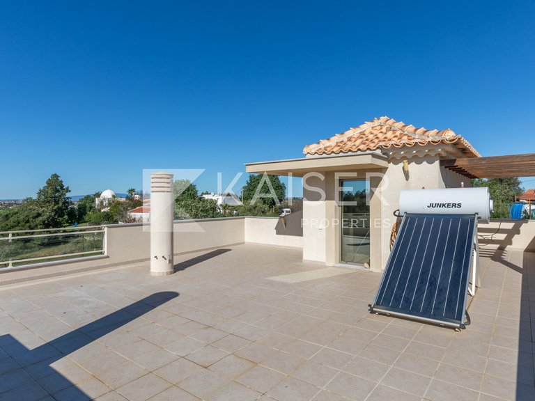 Villa for Sale in Albufeira, Albufeira 35