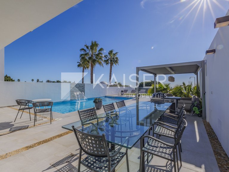 Villa for Sale in Albufeira, Albufeira 11