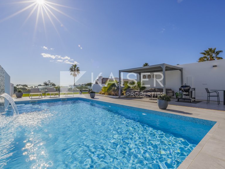 Villa for Sale in Albufeira, Albufeira 12