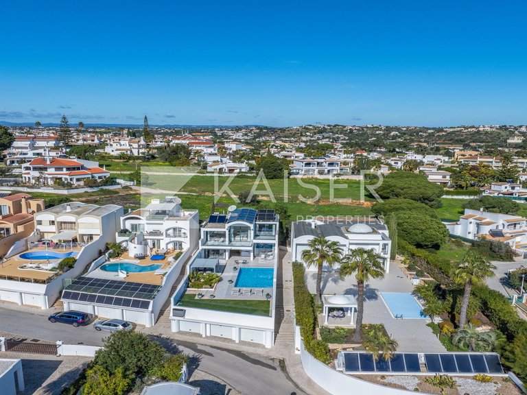 Villa for Sale in Albufeira, Albufeira 43