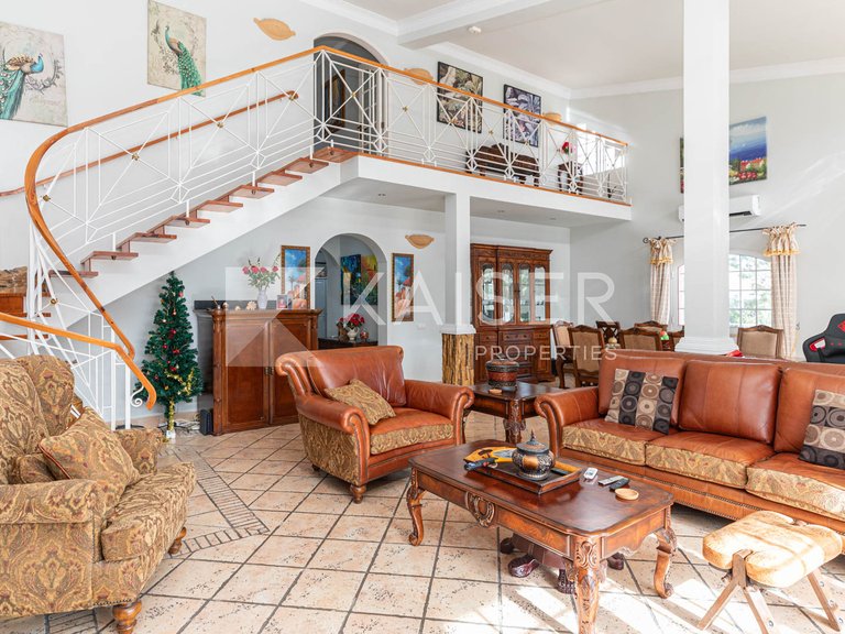 Villa for Sale in Albufeira, Albufeira 5