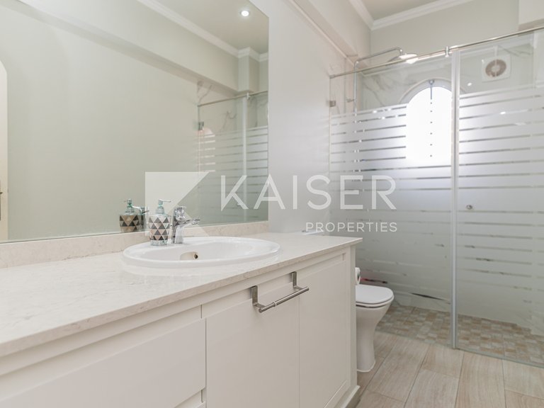 Villa for Sale in Albufeira, Albufeira 13