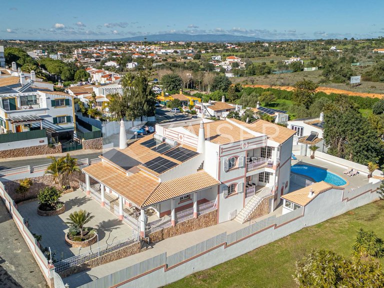 Villa for Sale in Albufeira, Albufeira 1