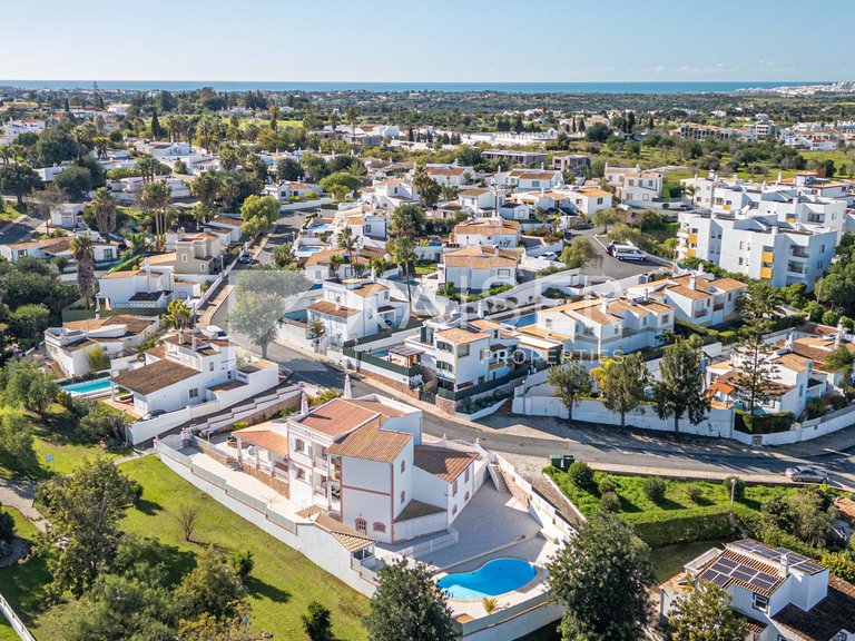 Villa for Sale in Albufeira, Albufeira 28