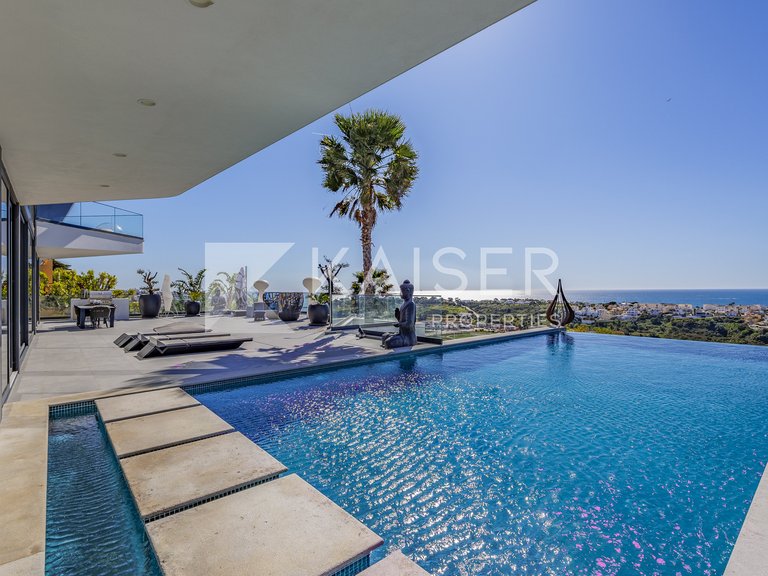 Villa for Sale in Albufeira, Albufeira 2