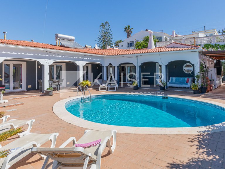 Villa for Sale in Albufeira, Albufeira 2