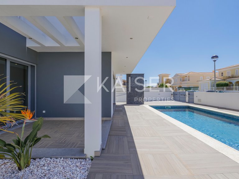 Villa for Sale in Albufeira, Albufeira 4