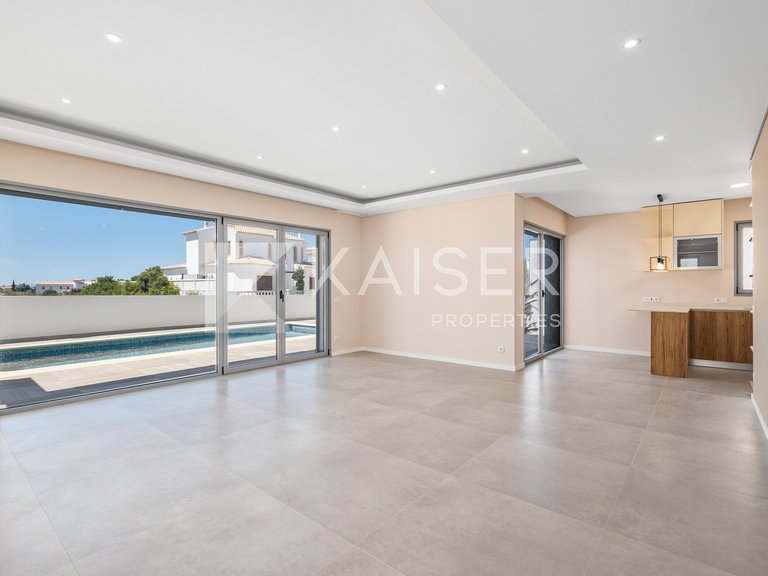 Villa for Sale in Albufeira, Albufeira 9