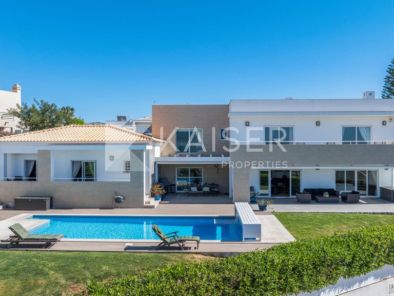 Villa for Sale in Albufeira, Albufeira 1