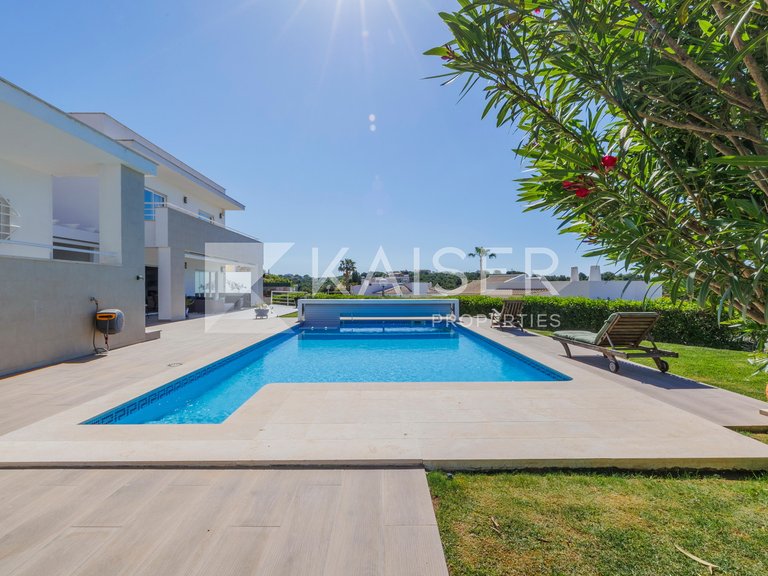 Villa for Sale in Albufeira, Albufeira 30