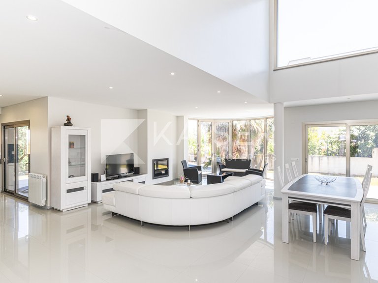 Villa for Sale in Albufeira, Albufeira 2