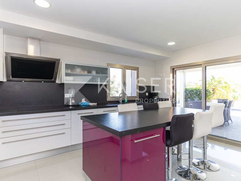 Villa for Sale in Albufeira, Albufeira 4