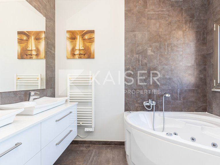 Villa for Sale in Albufeira, Albufeira 23