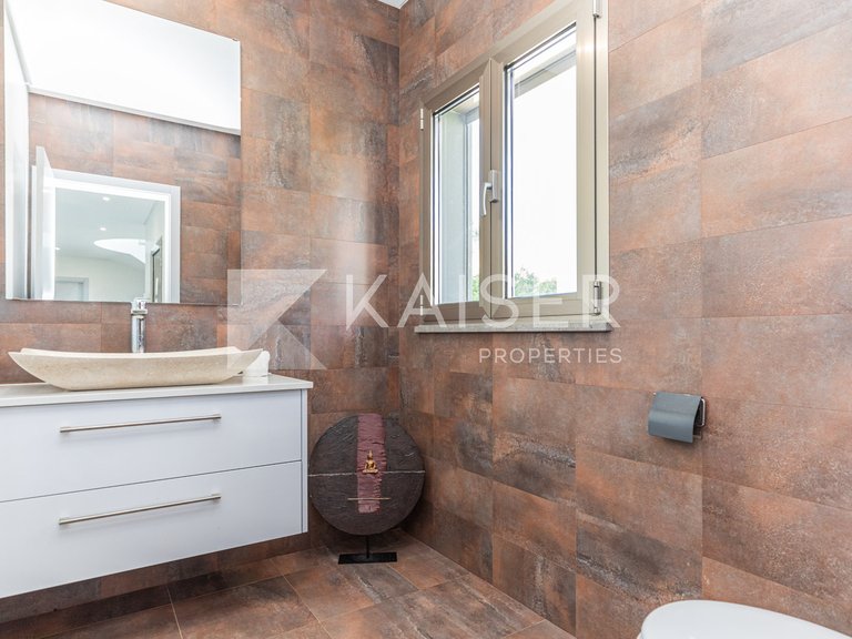 Villa for Sale in Albufeira, Albufeira 25