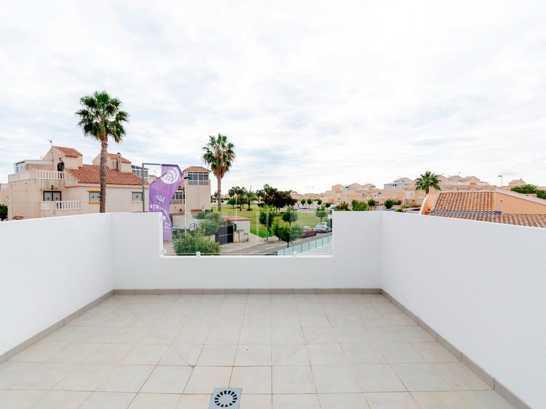 Villa for Sale in Torrevieja, Alicante 30