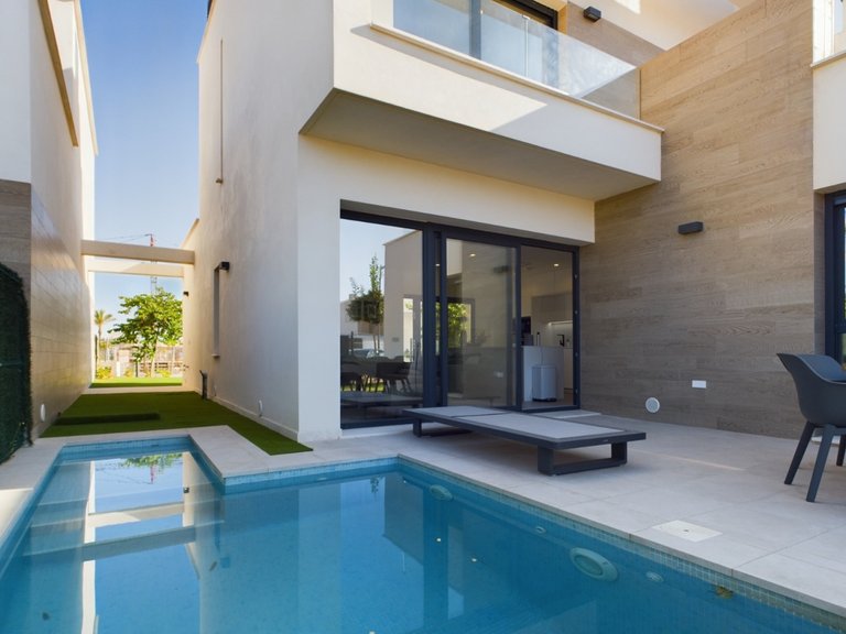 Villa for Sale in Santa Rosalia Resort, Murcia 1