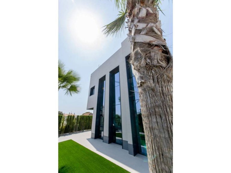 Villa for Sale in Campoamor, Alicante 11