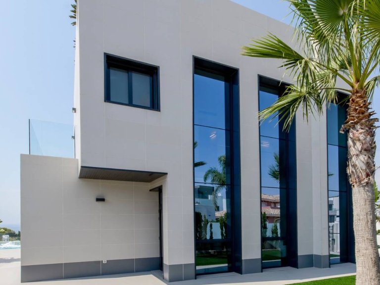 Villa for Sale in Campoamor, Alicante 12