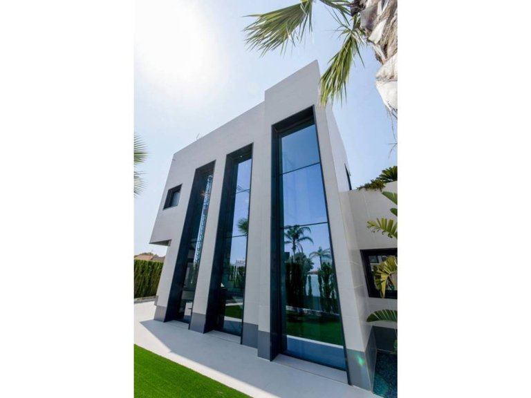 Villa for Sale in Campoamor, Alicante 28