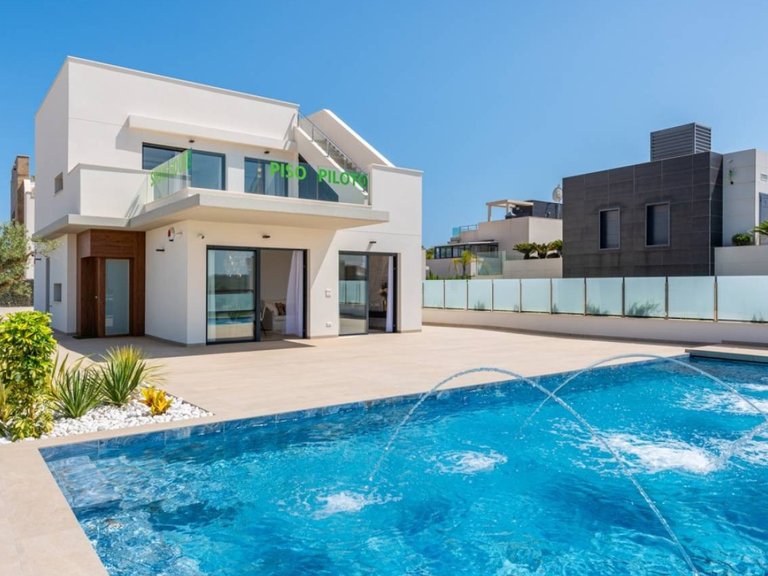 Villa for Sale in Campoamor, Alicante 1