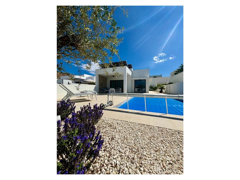 Villa for Sale in Benijofar, Alicante 1