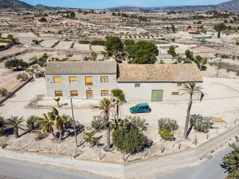 Villa for Sale in Monovar, Alicante 50