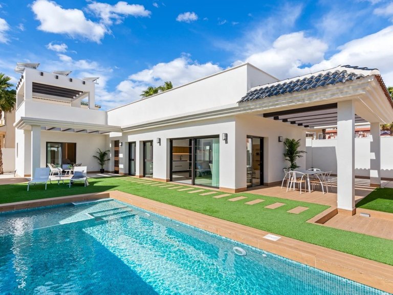 Villa for Sale in Ciudad Quesada, Alicante 1