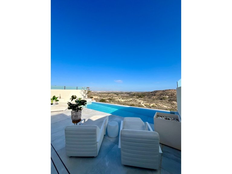 Villa for Sale in Rojales, Alicante 8