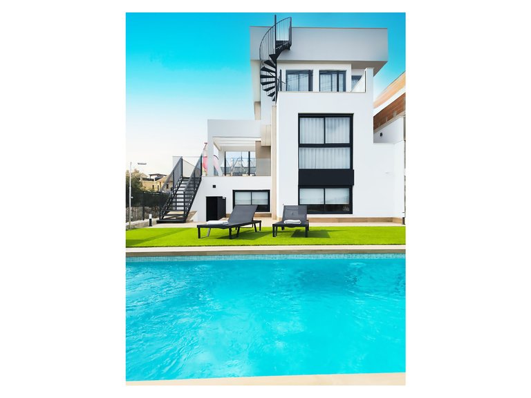 Villa for Sale in La Finca Golf, Alicante 1