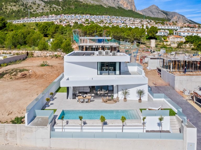 Villa for Sale in Polop, Alicante 1