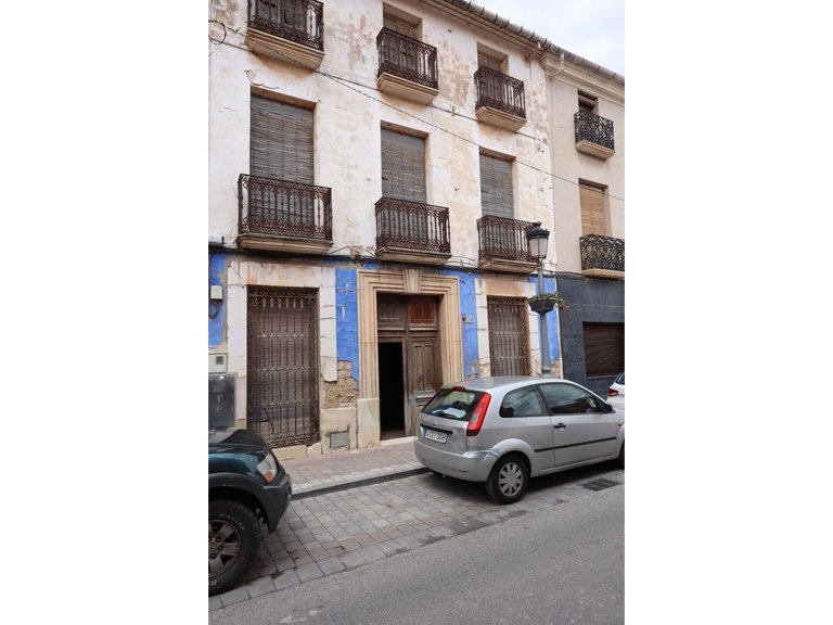 Town House for Sale in Pinoso, Alicante 1