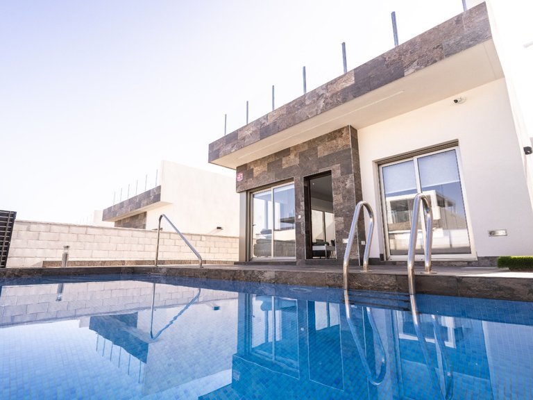 Villa for Sale in Villamartin, Alicante 2