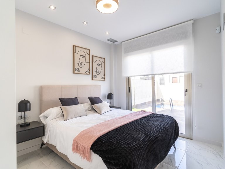 Villa for Sale in Villamartin, Alicante 5