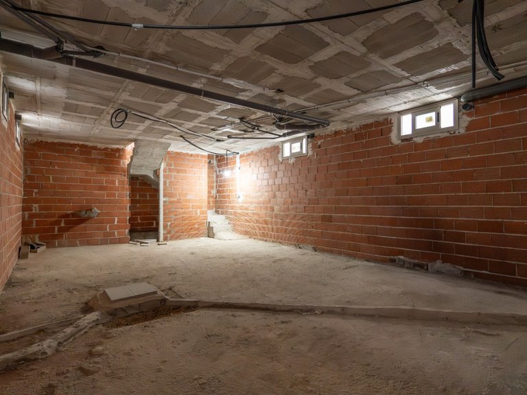 Villa for Sale in Villamartin, Alicante 28