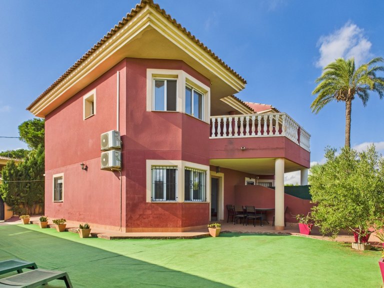 Villa for Sale in Los Urrutias, Murcia 1
