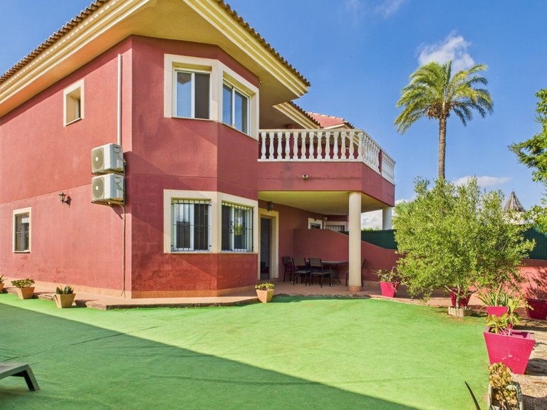 Villa for Sale in Los Urrutias, Murcia 32