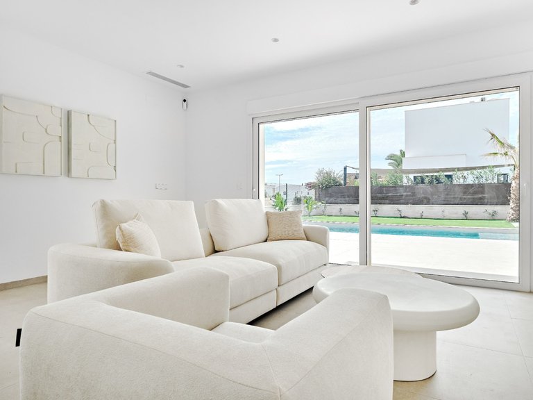 Villa for Sale in Los Montesinos, Alicante 3