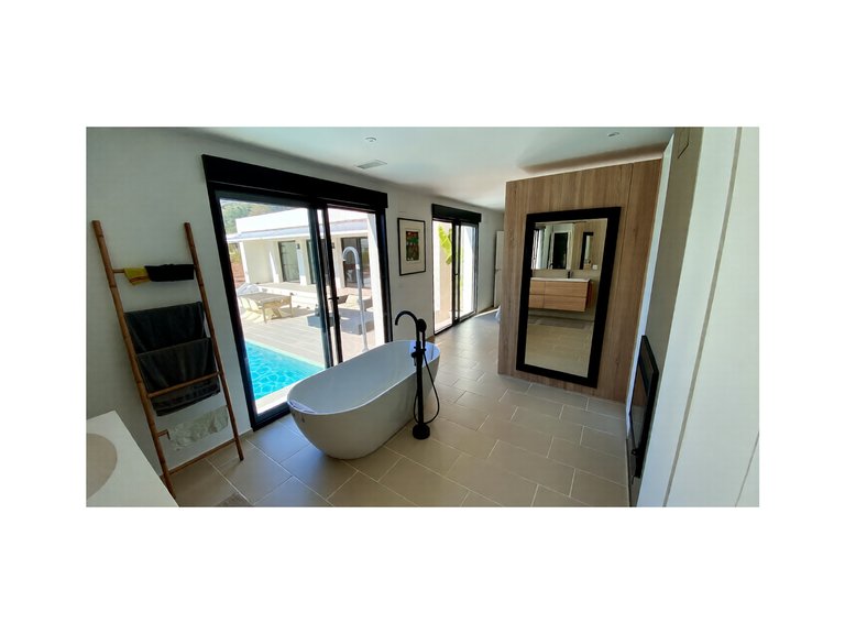 Villa for Sale in Pinoso, Alicante 5