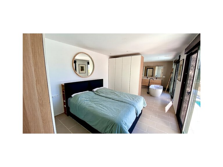 Villa for Sale in Pinoso, Alicante 4