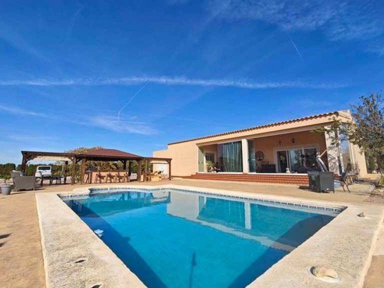 Villa for Sale in Sax, Alicante 1