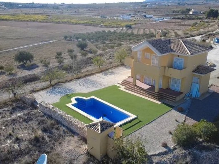 Villa for Sale in Pinoso, Alicante 2