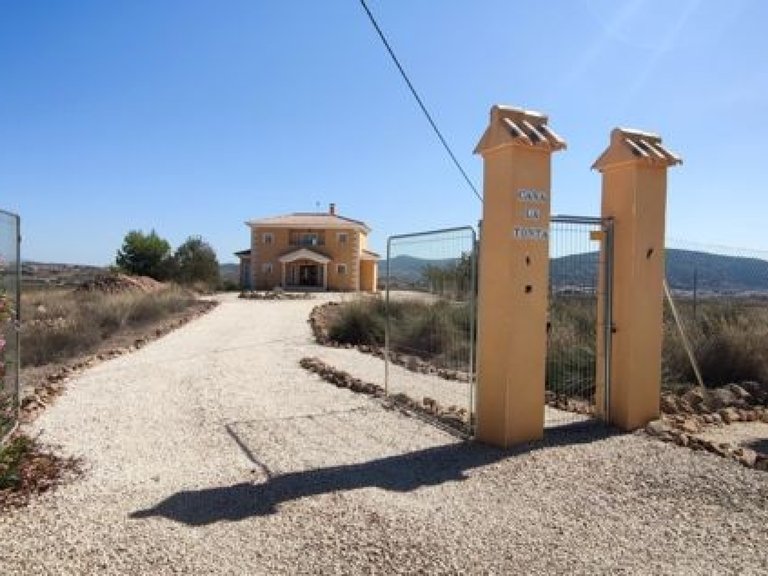 Villa for Sale in Pinoso, Alicante 29