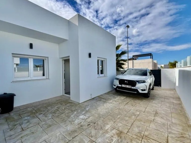 Villa for Sale in Benijofar, Alicante 8