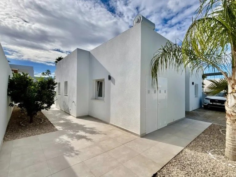 Villa for Sale in Benijofar, Alicante 10