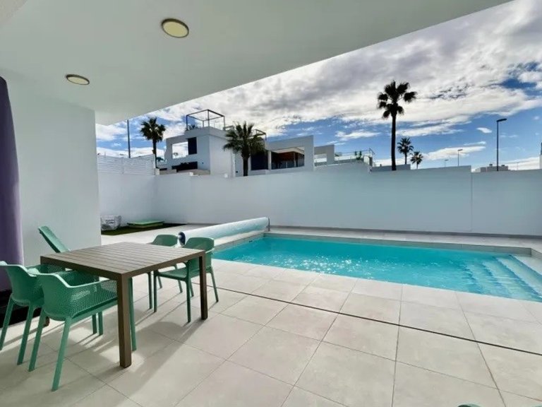 Villa for Sale in Benijofar, Alicante 11