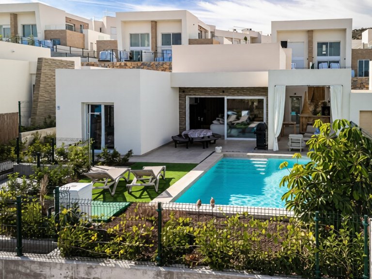 Villa for Sale in La Finca Golf, Alicante 1