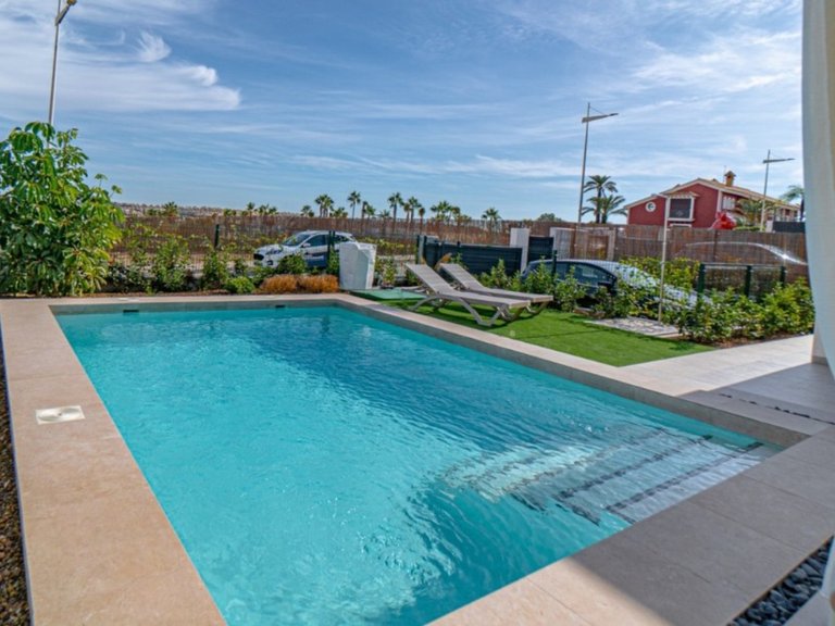 Villa for Sale in La Finca Golf, Alicante 2