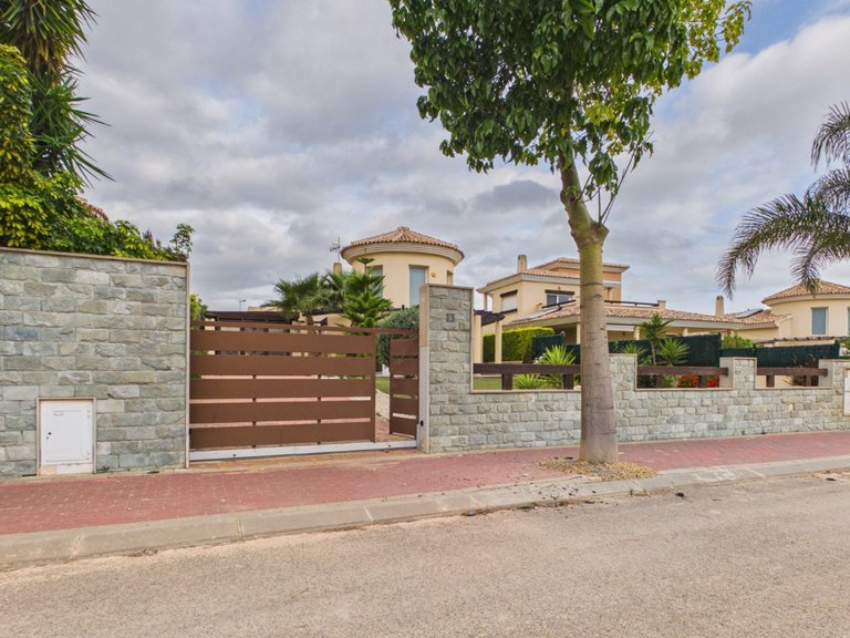 Villa for Sale in Gea Y Truyols, Murcia 8