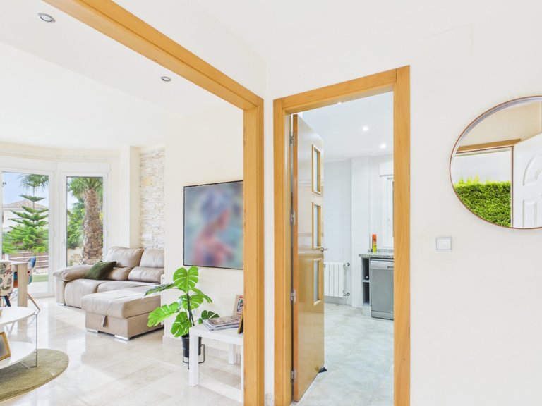 Villa for Sale in Gea Y Truyols, Murcia 17